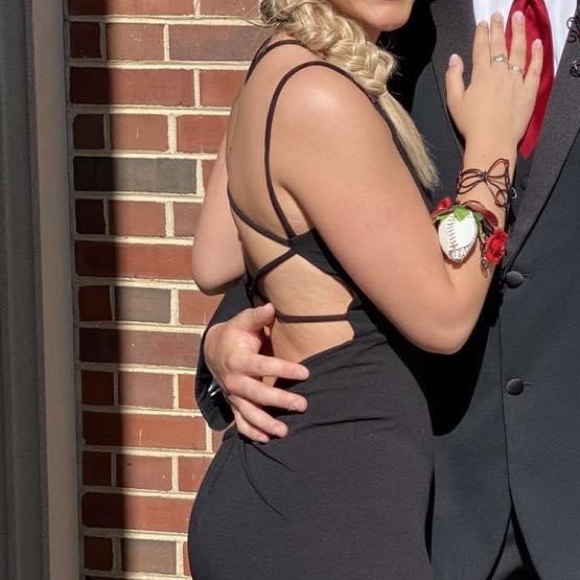 Prom dress - Picture 2 of 2